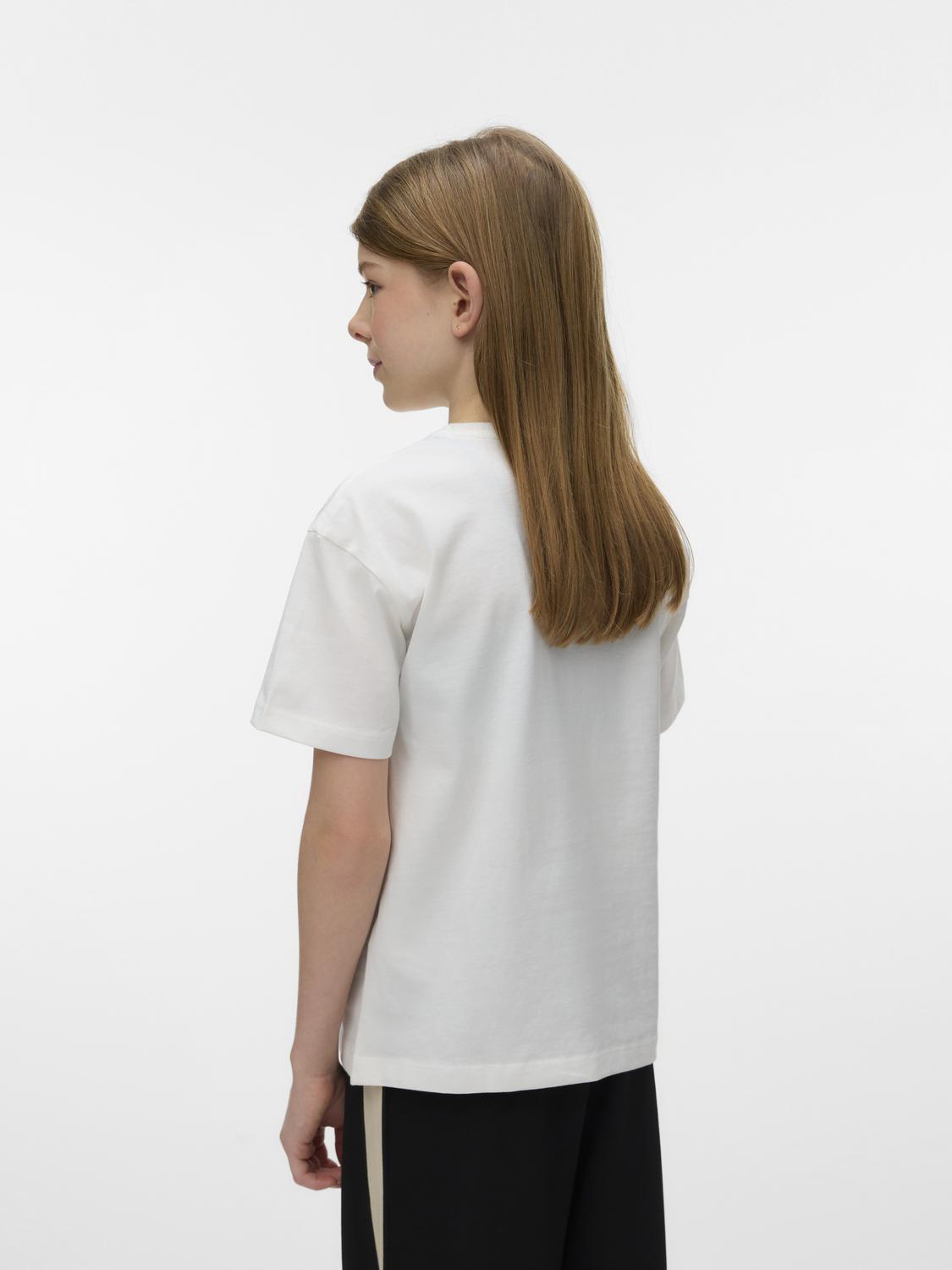 model_shot-back